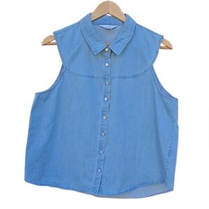 Nicole Miller Light Blue Sleeveless Button-Down Denim Top. Never Worn.